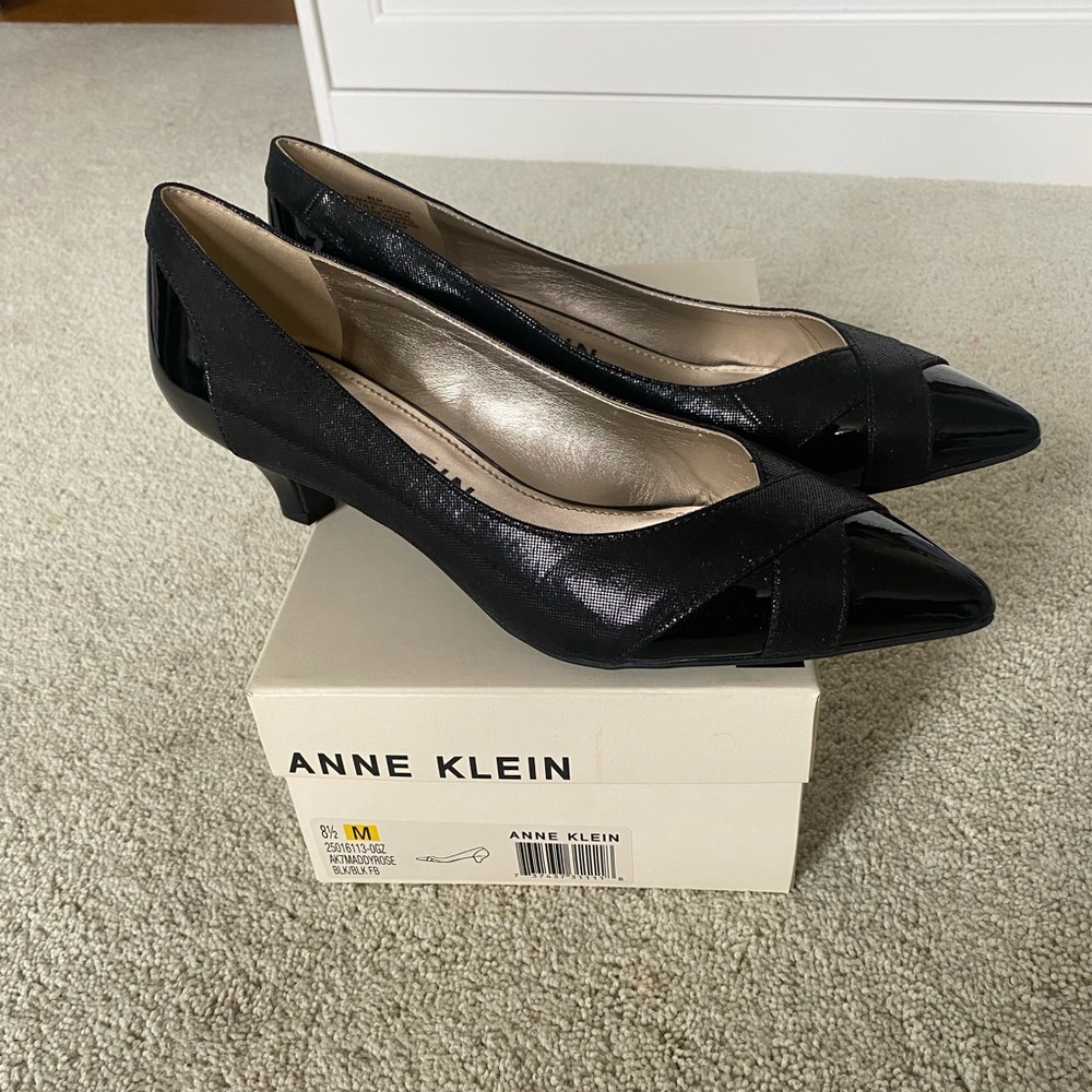 Women’s Anne Klein black heels